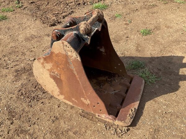 CAT 600mm Digging Bucket