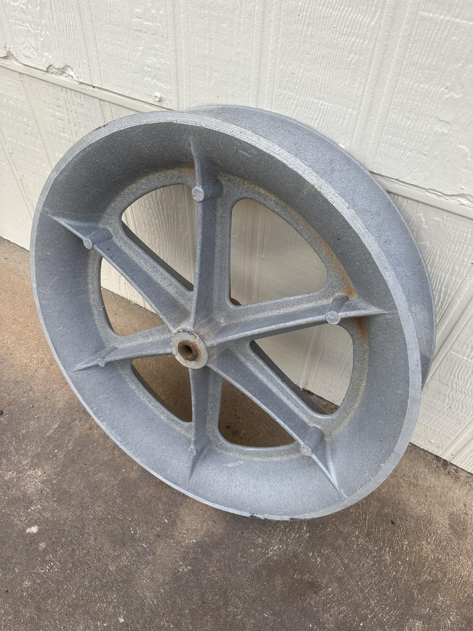 Cast Aluminium Pulley Sheave Wheel. - Image 2