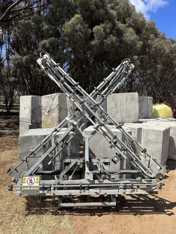 Croplands MHL 12 Hydraulic Fold Boom Spray