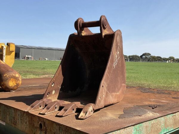 ECH 4 Tooth Trenching Bucket