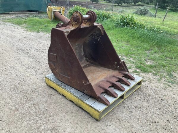 CAT Excavator Trenching Bucket