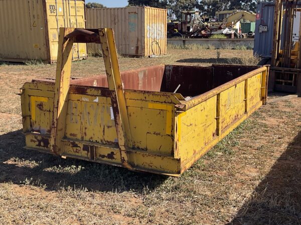 Hooklift Bins for sale. 4m long x 2.1m wide. Hook Height 1630mm.