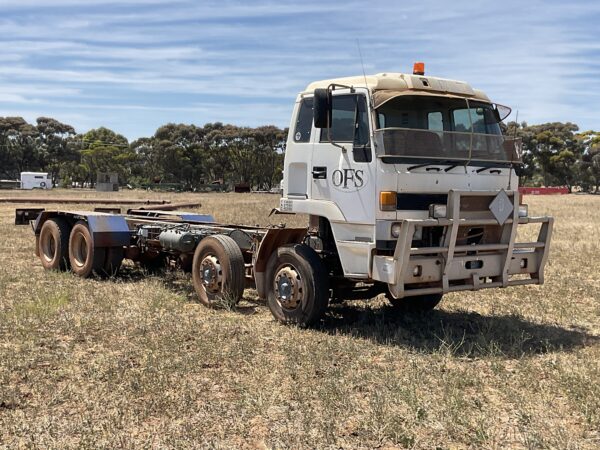 Isuzu CXH16V 8x4 1985 Cab Chassis