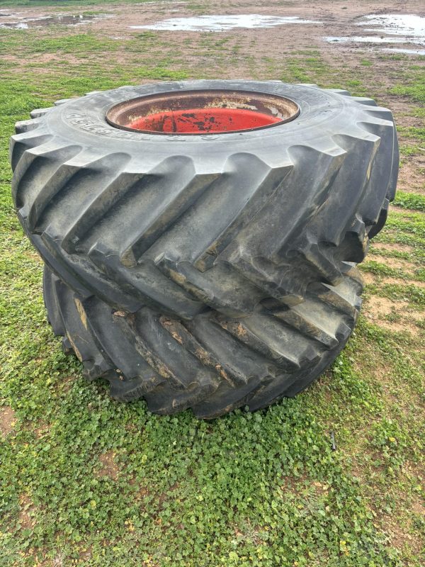Goodyear Gripster 23.1-30 Tactor Tyres