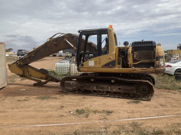 Wrecking CAT excavator Model 318C