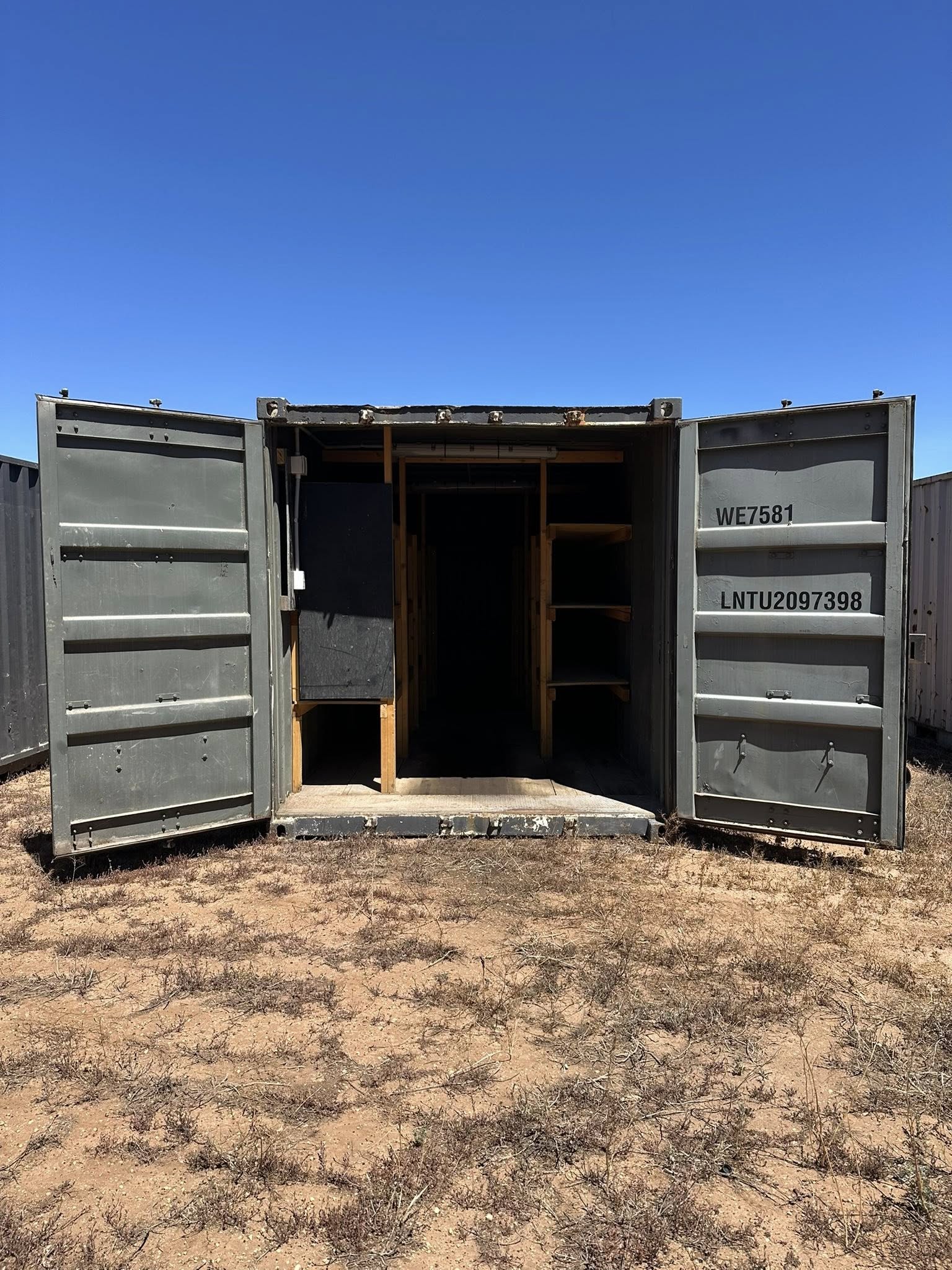 *SOLD* - 20ft Shipping Container Workshop - Image 3