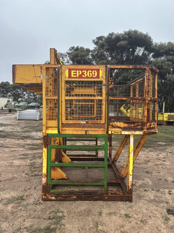 *SOLD* - Heavy Duty Personnel Lifting Cage