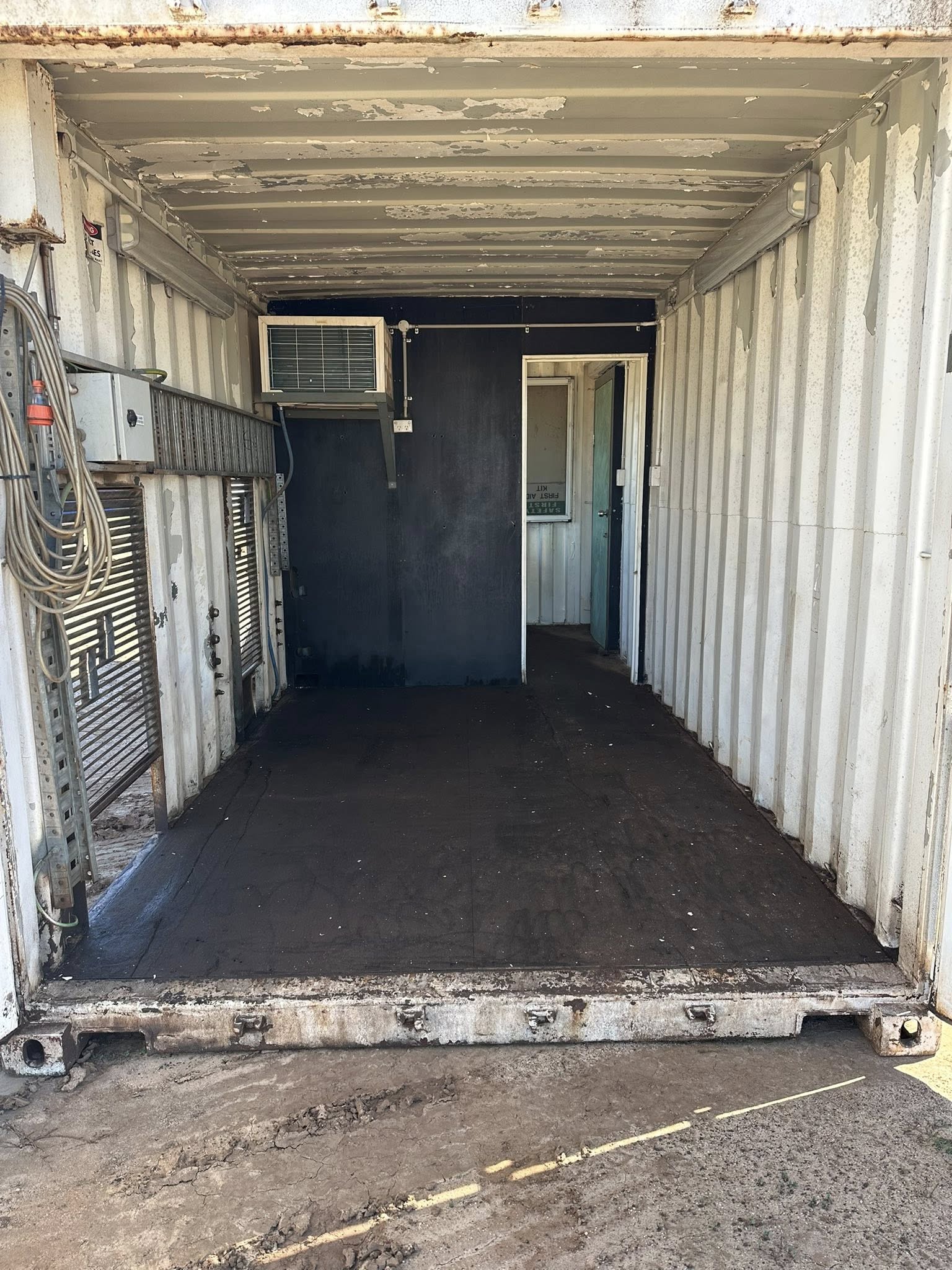 *SOLD* - Workshop/Office 20ft Shipping Container. - Image 2