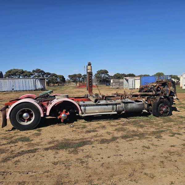 Wrecking Freightliner FL112