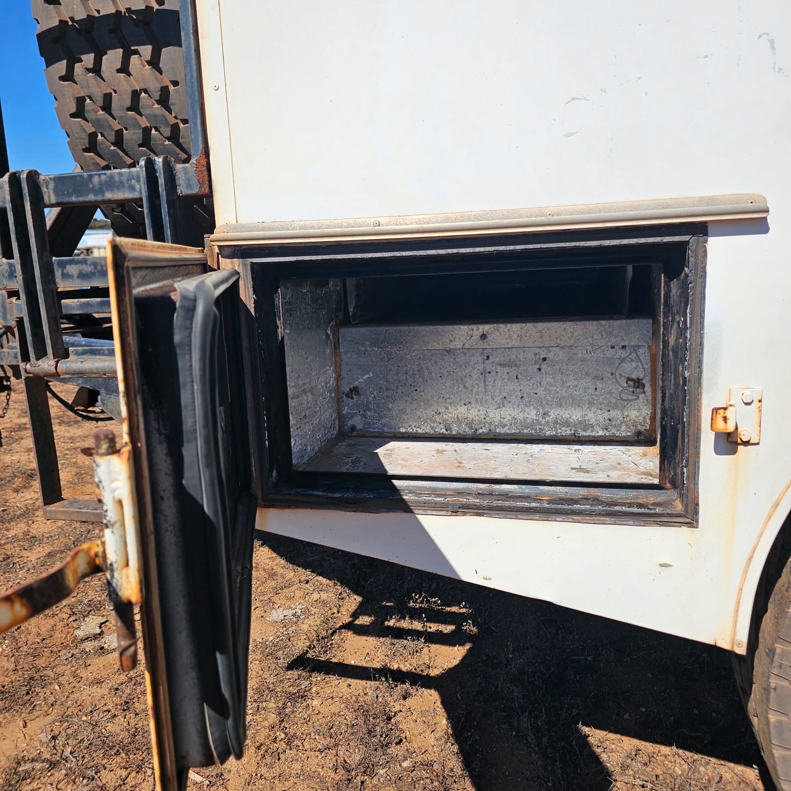 Camping/Storage Trailer - to tow behind 4x4 Truck or Bus - Image 7