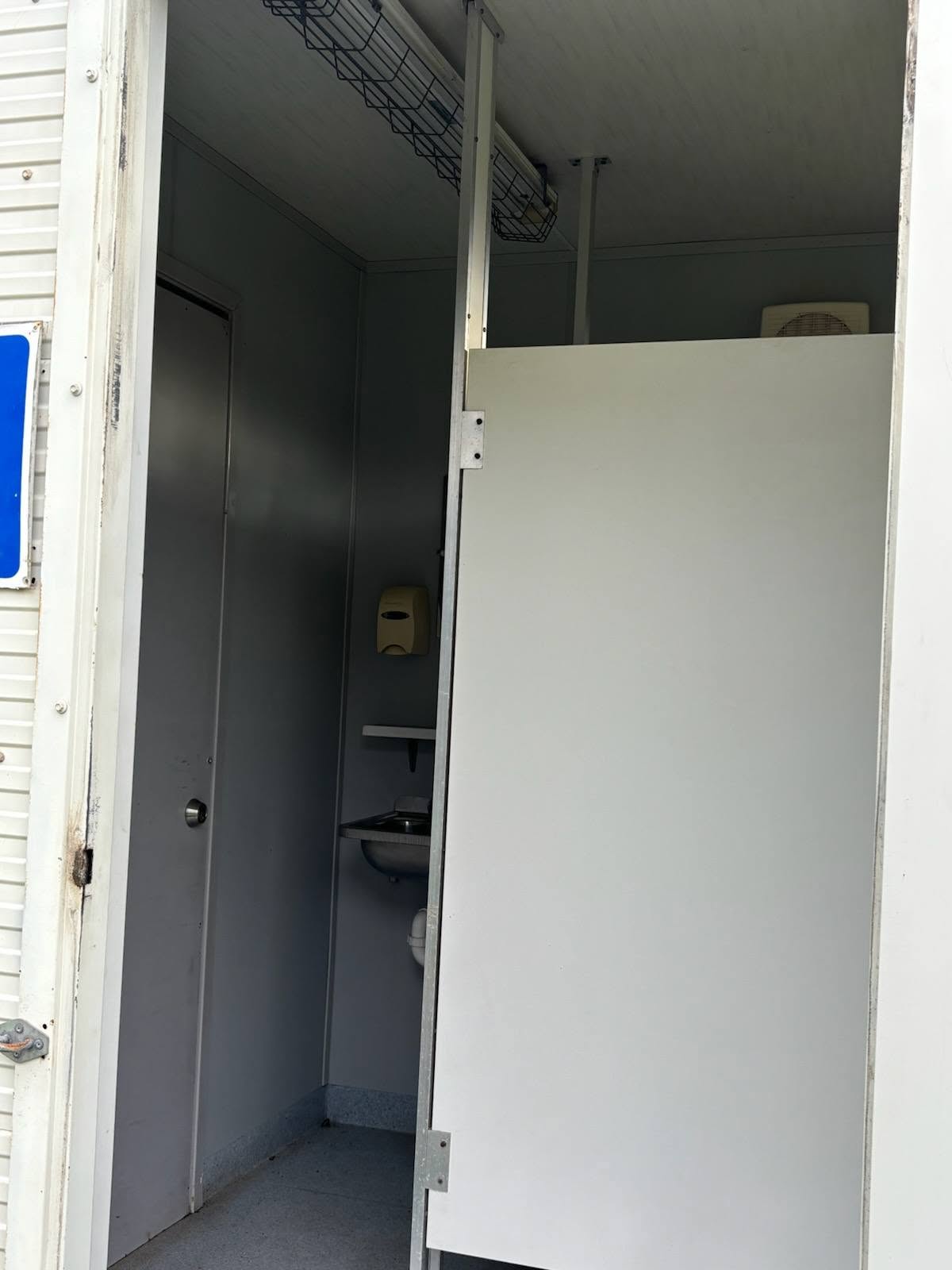 *SOLD* - Toilet Block - Image 5